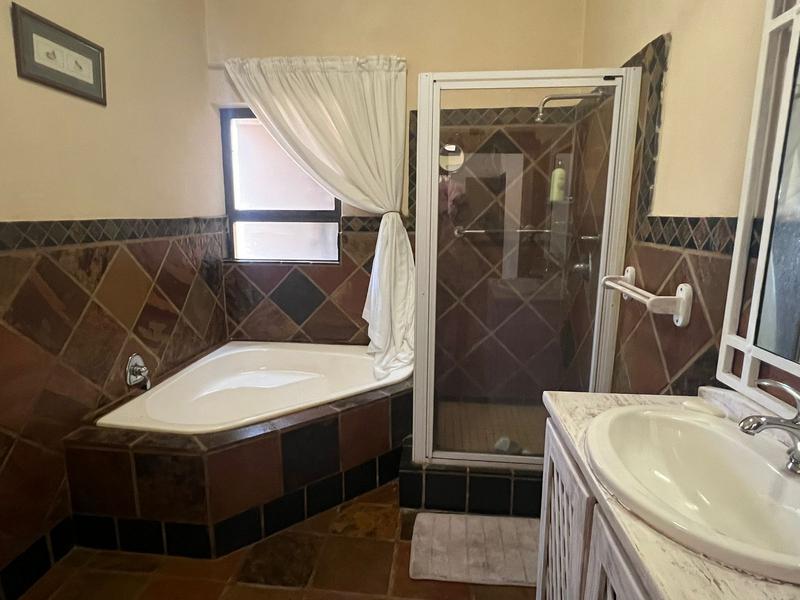 6 Bedroom Property for Sale in Mooikloof Gauteng