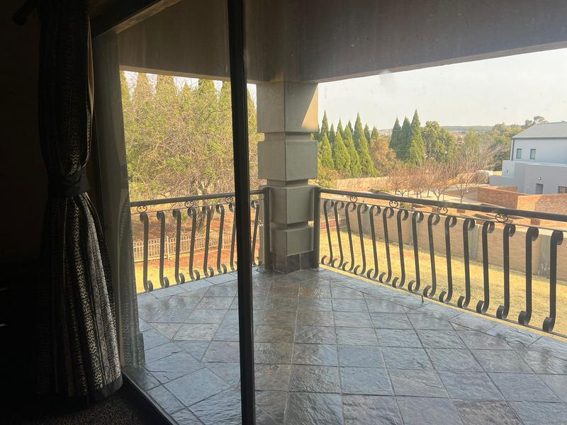 6 Bedroom Property for Sale in Mooikloof Gauteng