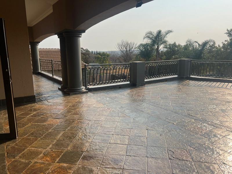 6 Bedroom Property for Sale in Mooikloof Gauteng
