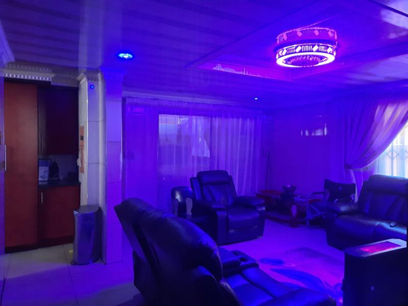 2 Bedroom Property for Sale in Lakeside Gauteng