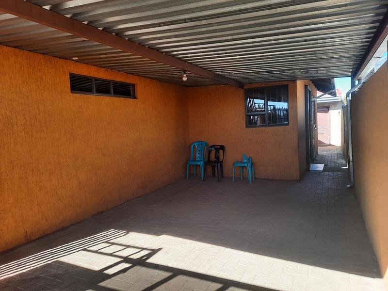 2 Bedroom Property for Sale in Lakeside Gauteng