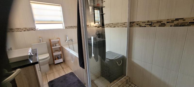 3 Bedroom Property for Sale in New Market Gauteng