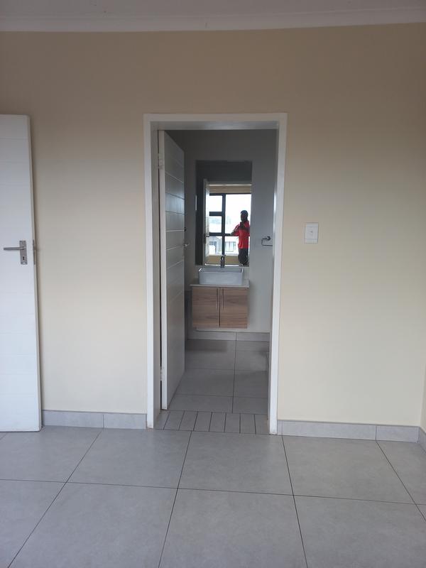 To Let 1 Bedroom Property for Rent in Modderfontein Gauteng