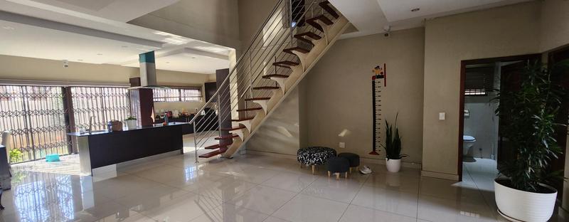 5 Bedroom Property for Sale in Bedfordview Gauteng