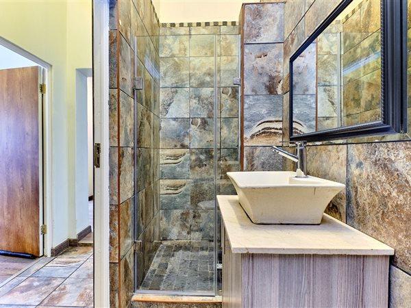 2 Bedroom Property for Sale in Woodmead Gauteng