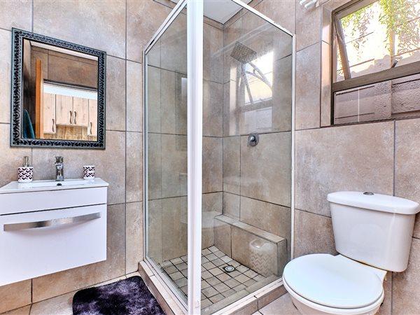 2 Bedroom Property for Sale in Woodmead Gauteng