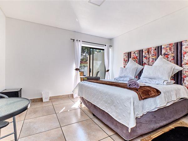 2 Bedroom Property for Sale in Woodmead Gauteng