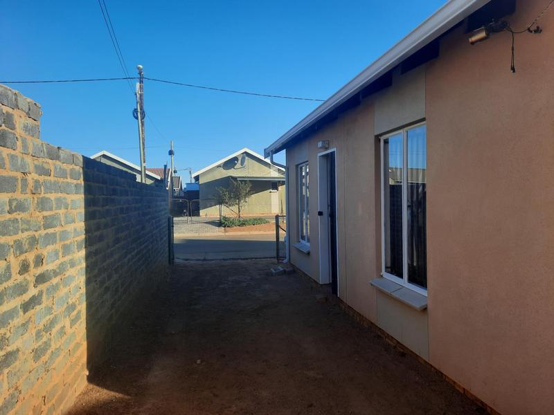2 Bedroom Property for Sale in Savanna City Gauteng
