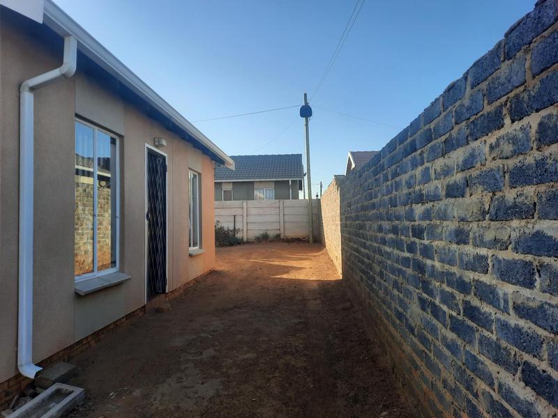 2 Bedroom Property for Sale in Savanna City Gauteng
