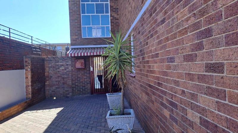 2 Bedroom Property for Sale in New Redruth Gauteng