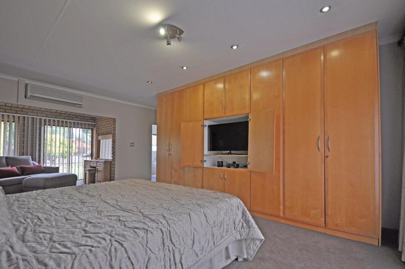 4 Bedroom Property for Sale in Three Rivers East Gauteng