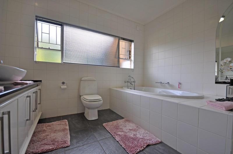 4 Bedroom Property for Sale in Three Rivers East Gauteng