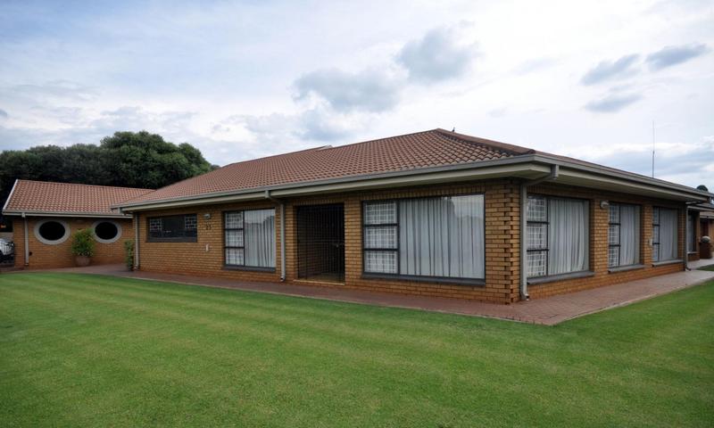 4 Bedroom Property for Sale in Three Rivers East Gauteng