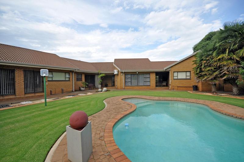 4 Bedroom Property for Sale in Three Rivers East Gauteng