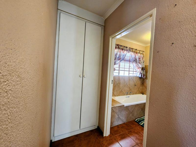 3 Bedroom Property for Sale in Florauna Gauteng