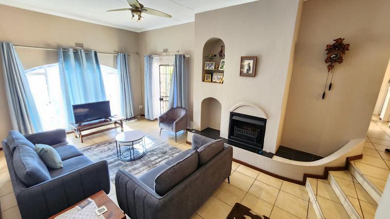 4 Bedroom Property for Sale in Glenvista Gauteng