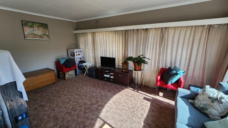 4 Bedroom Property for Sale in Glenvista Gauteng