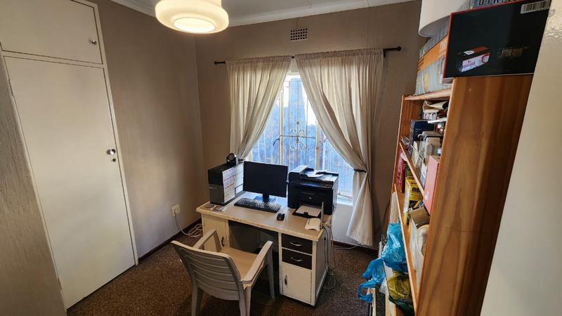 4 Bedroom Property for Sale in Glenvista Gauteng