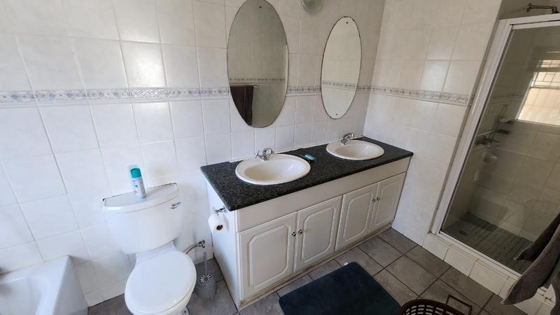 4 Bedroom Property for Sale in Glenvista Gauteng