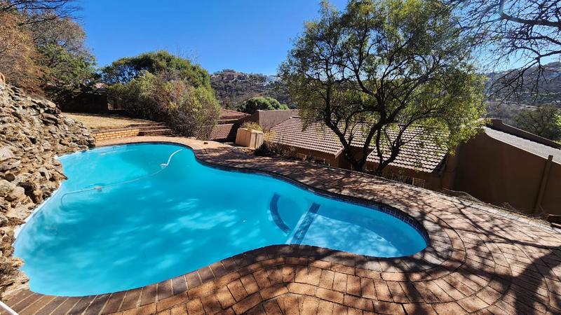 4 Bedroom Property for Sale in Glenvista Gauteng