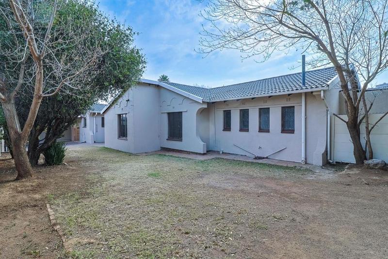 3 Bedroom Property for Sale in Glenvista Gauteng