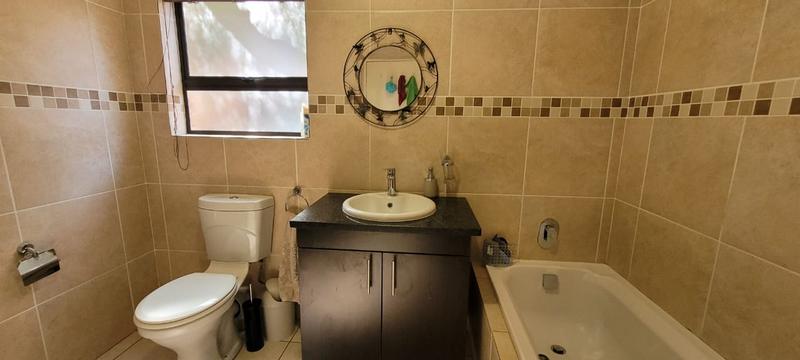 2 Bedroom Property for Sale in Mulbarton Gauteng
