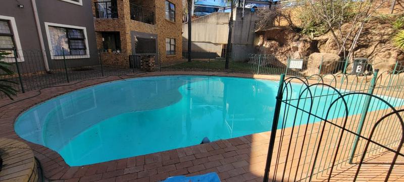 2 Bedroom Property for Sale in Mulbarton Gauteng