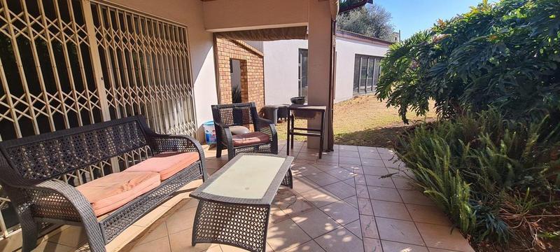 4 Bedroom Property for Sale in Mulbarton Gauteng