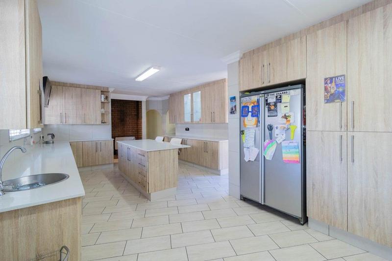 4 Bedroom Property for Sale in Mulbarton Gauteng