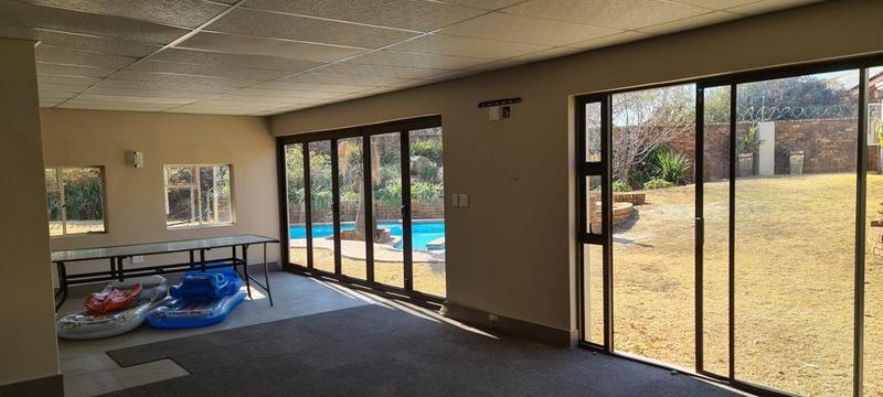 4 Bedroom Property for Sale in Mulbarton Gauteng