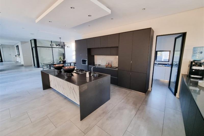 5 Bedroom Property for Sale in Hurlingham Gauteng