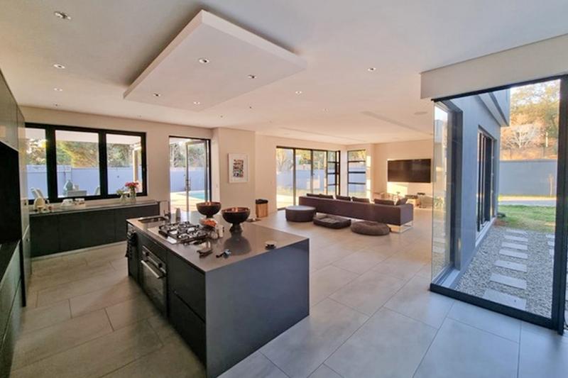 5 Bedroom Property for Sale in Hurlingham Gauteng
