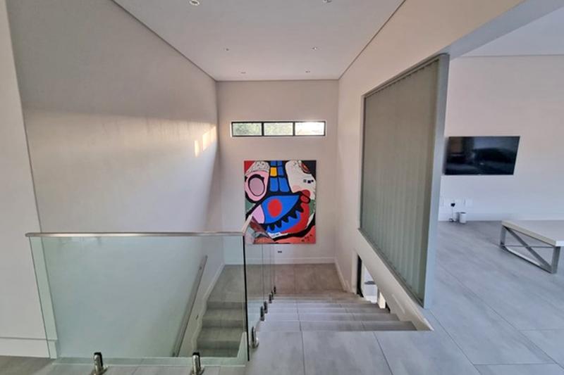 5 Bedroom Property for Sale in Hurlingham Gauteng
