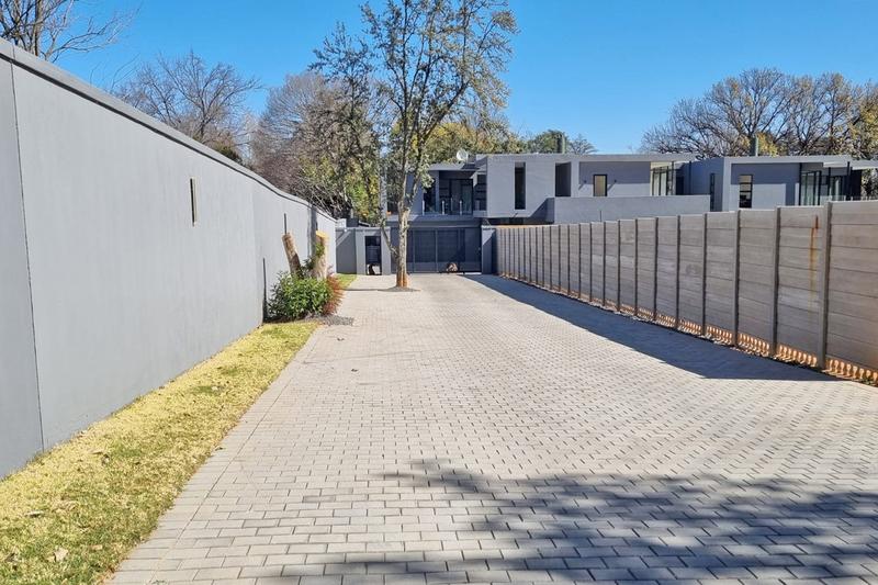 5 Bedroom Property for Sale in Hurlingham Gauteng