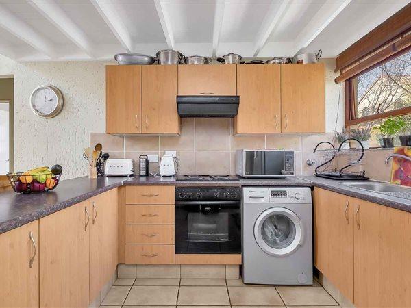 To Let 2 Bedroom Property for Rent in Sunninghill Gauteng