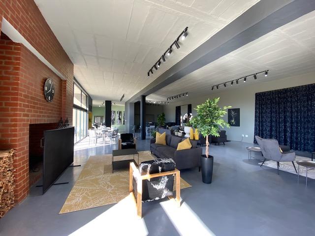 1 Bedroom Property for Sale in Wilgeheuwel Gauteng