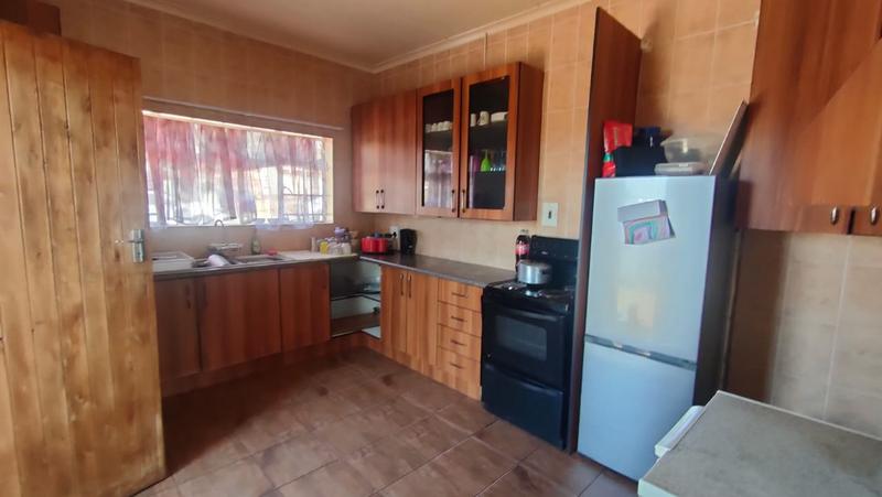 To Let 3 Bedroom Property for Rent in Hillshaven Gauteng