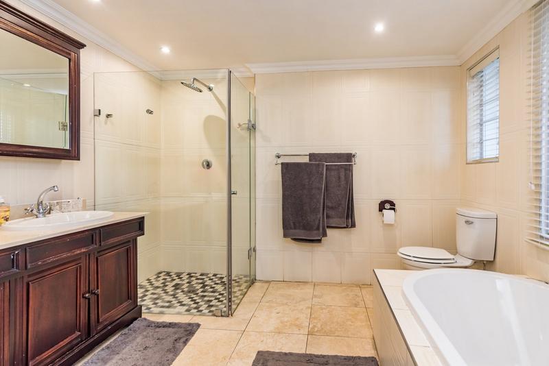 4 Bedroom Property for Sale in Magaliessig Gauteng