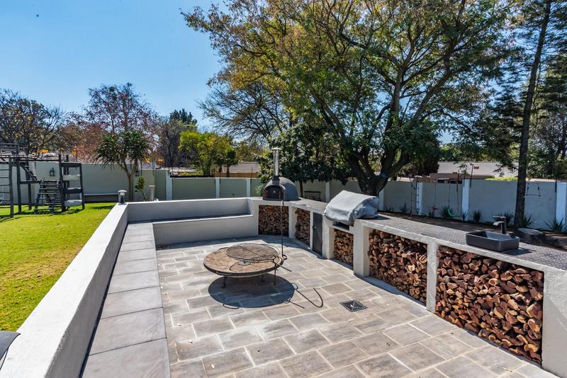 4 Bedroom Property for Sale in Magaliessig Gauteng