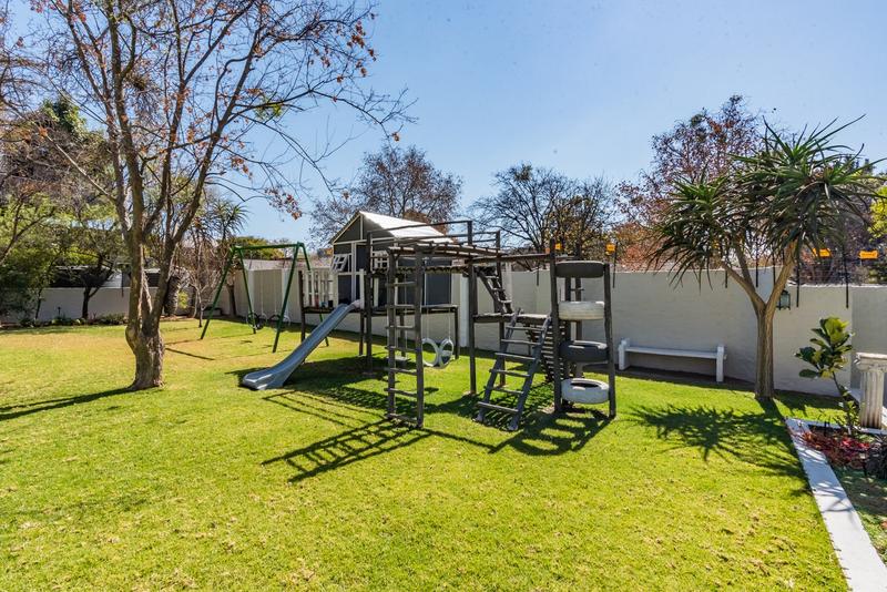 4 Bedroom Property for Sale in Magaliessig Gauteng
