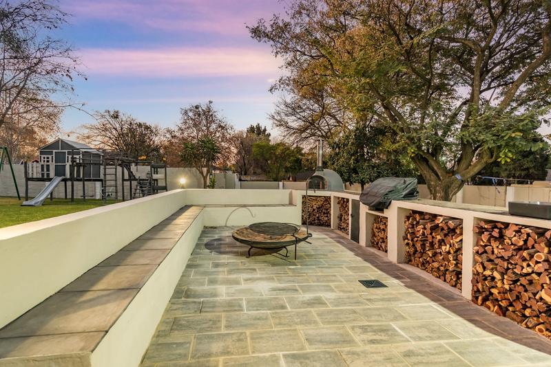 4 Bedroom Property for Sale in Magaliessig Gauteng