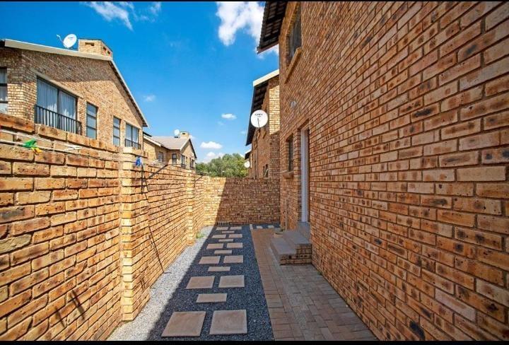 3 Bedroom Property for Sale in Brentwood Gauteng