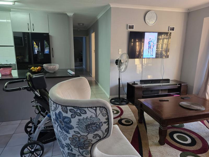 To Let 3 Bedroom Property for Rent in Bloubosrand Gauteng