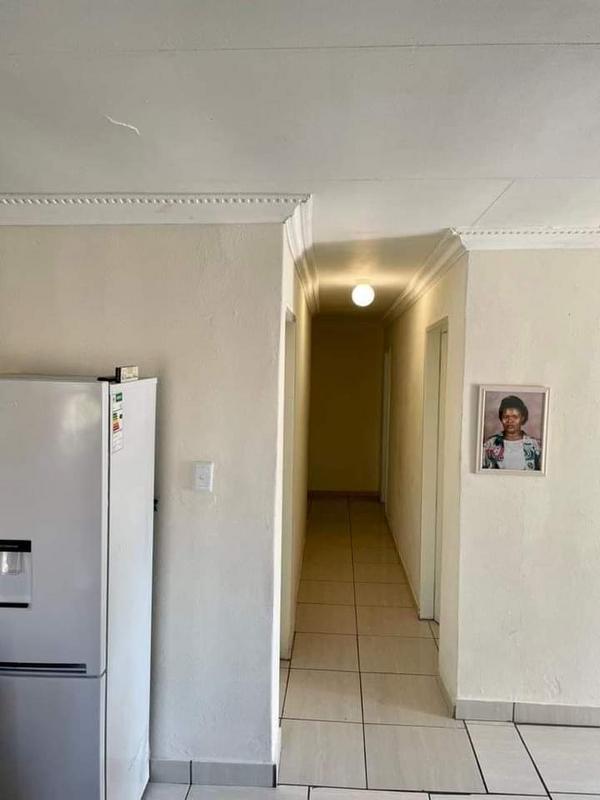 6 Bedroom Property for Sale in Bloubosrand Gauteng