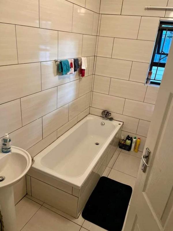 6 Bedroom Property for Sale in Bloubosrand Gauteng