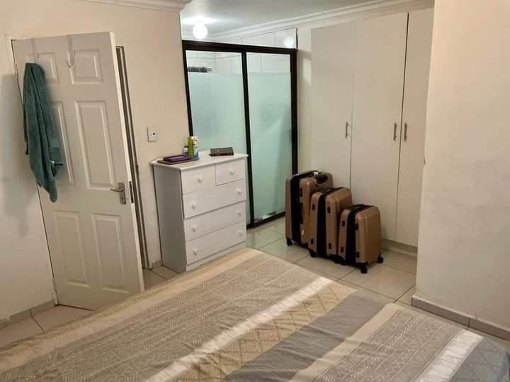 6 Bedroom Property for Sale in Bloubosrand Gauteng