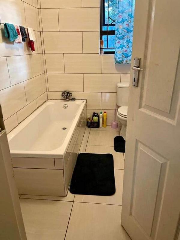 6 Bedroom Property for Sale in Bloubosrand Gauteng