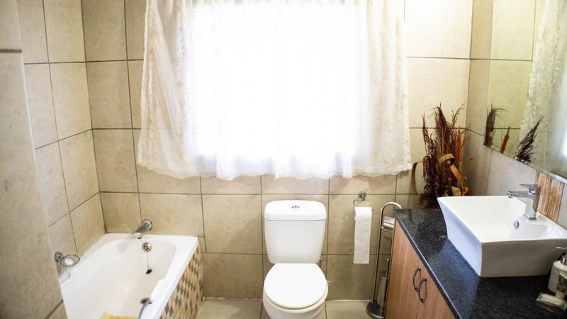 3 Bedroom Property for Sale in Bromhof Gauteng