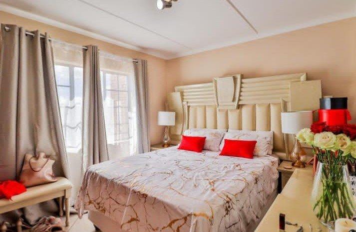 2 Bedroom Property for Sale in Noordwyk Gauteng