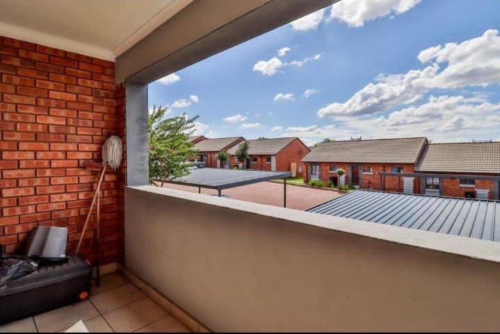2 Bedroom Property for Sale in Noordwyk Gauteng